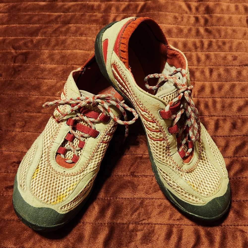 Merrell Barefoot Vibram sole sneakers sz 8 Great Condition